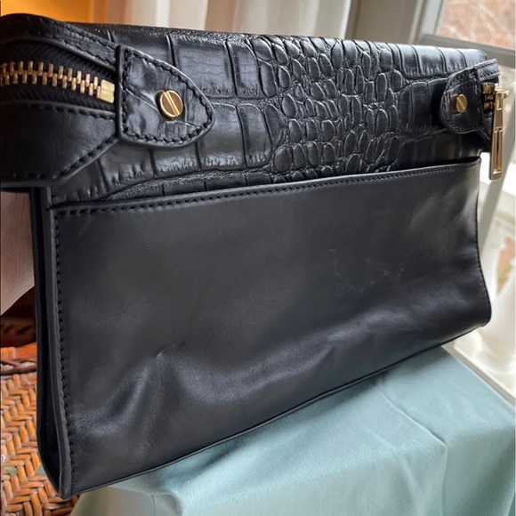 Issac Misrahi leather clutch with zipper embellishment - Picture 2 of 8